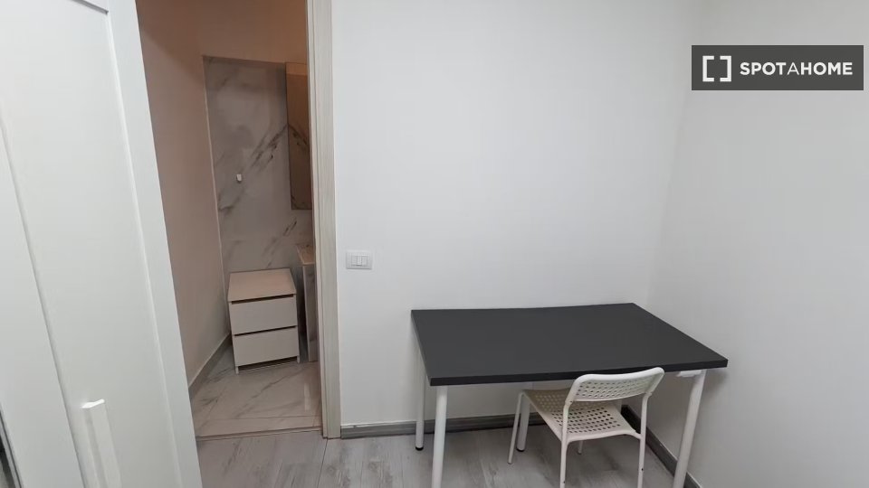 Double room Milan, 3 beds, 75m² — photo 22