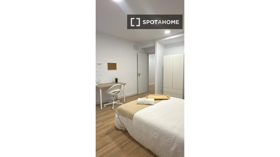 Double room Las_Palmas_De_Gran_Canaria, 6 beds — photo 2