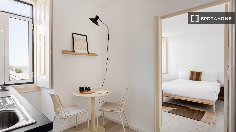 Apartment Lisbon, 1 bed — photo 5