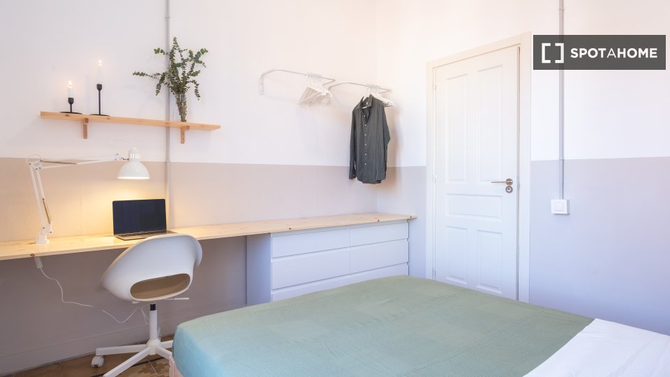 Double room Barcelona, 4 beds, 90m² — photo 9