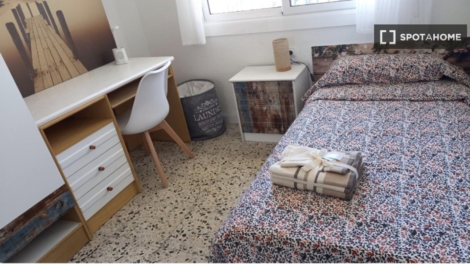Camera in appartamento condiviso con una camera da letto, Cerdanyola Del Vallès - a Barcellona