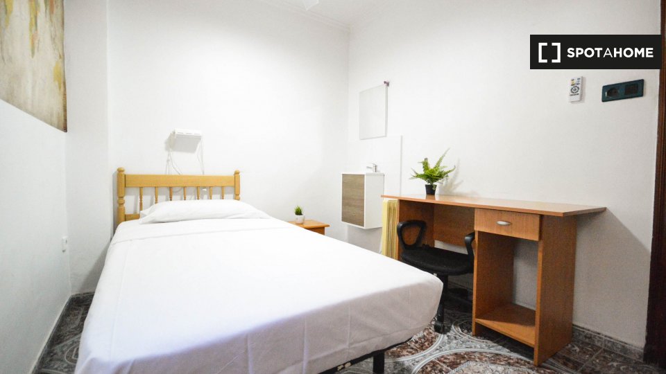Double room Valencia, 4 beds, 95m² — photo 21