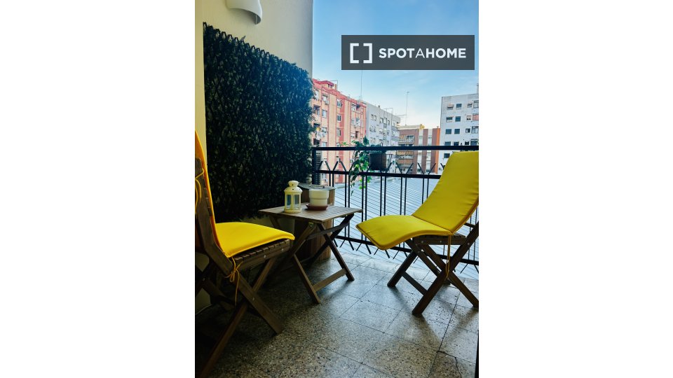 Apartment Valencia, 4 beds, 80m² — photo 27