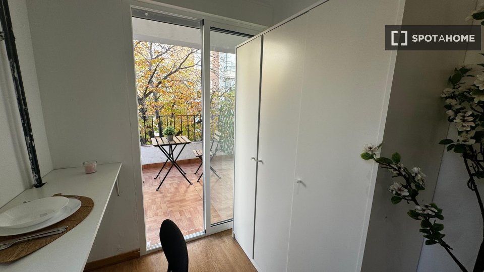 Double room Madrid, 5 beds — photo 23