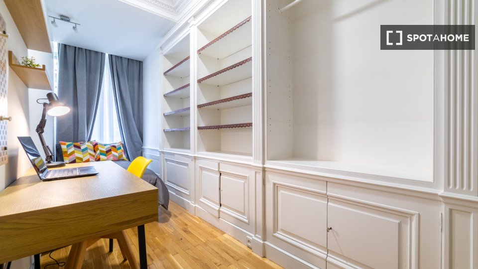 Double room Madrid, 13 beds, 301m² — photo 7