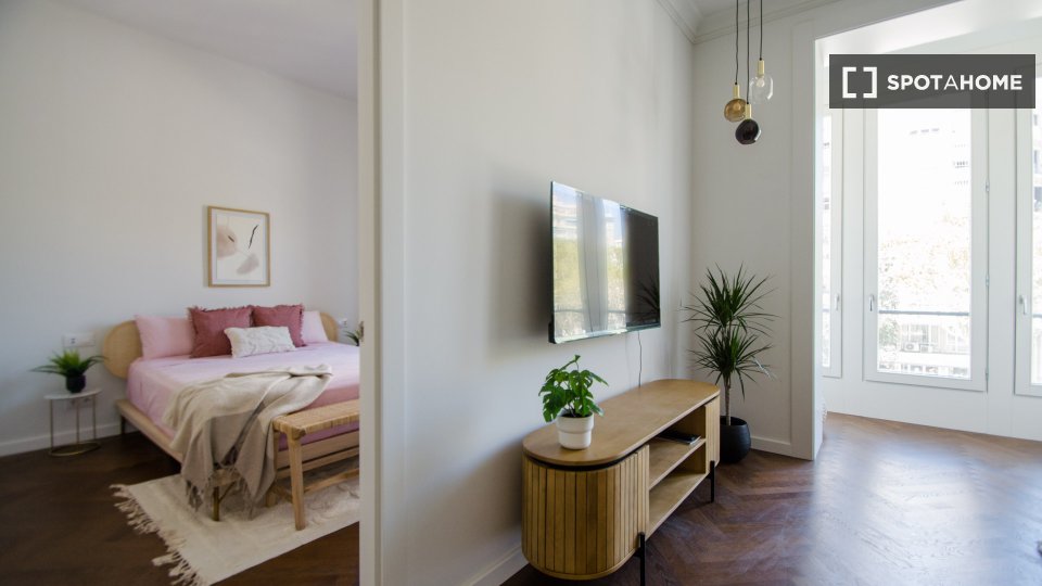 Apartment Barcelona, 2 beds, 80m² — photo 3