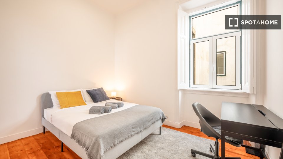 Double room Lisbon, 4 beds, 130m² — photo 16