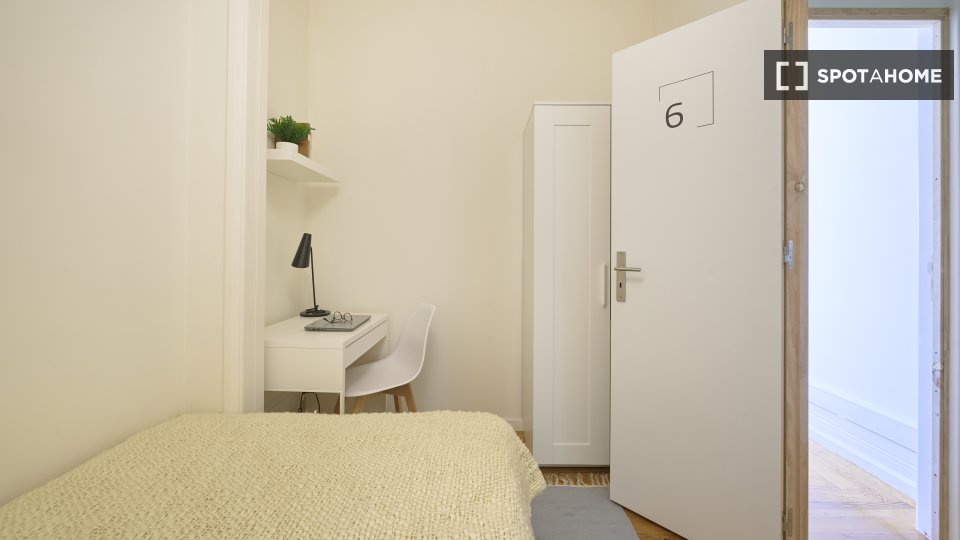 Double room Lisbon, 6 beds — photo 4