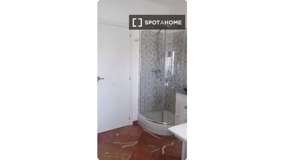 Estudio en alquiler en Grupo Renfe-Policlínico, Sevilla