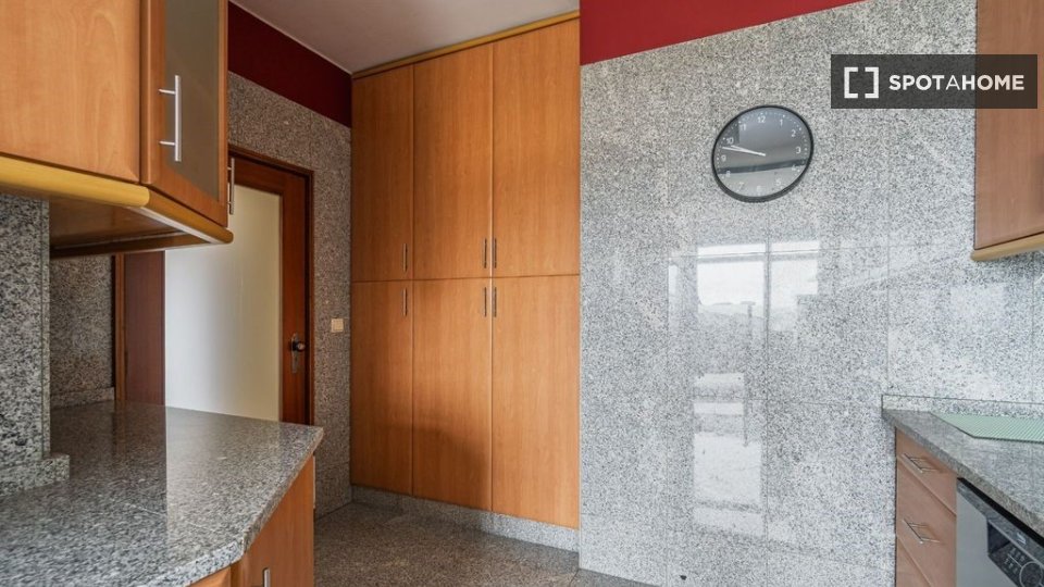 Double room Porto, 5 beds, 180m² — photo 8