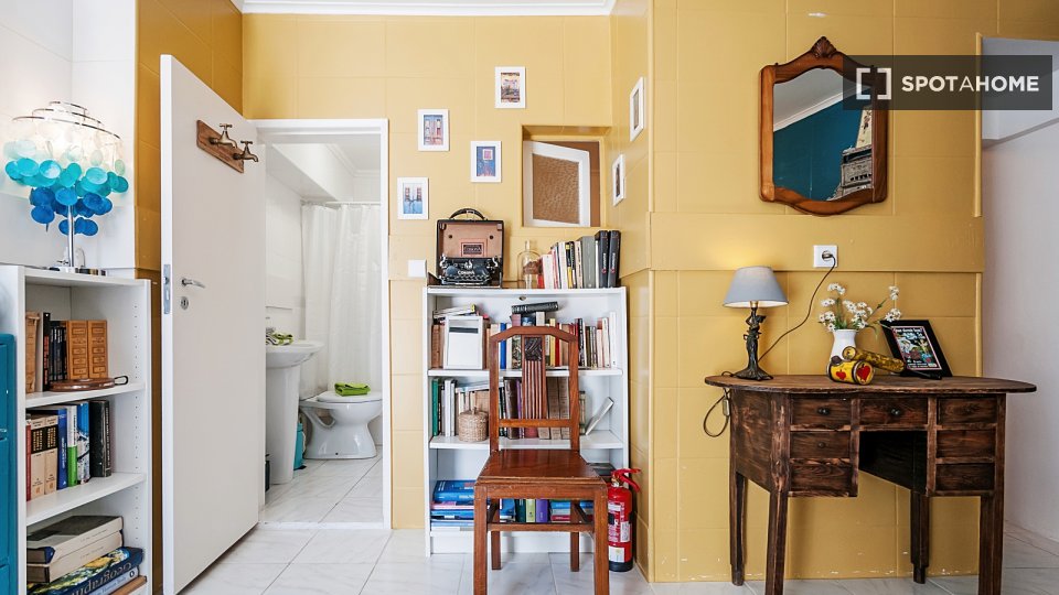 Apartment mono Lisbon, 45m² — photo 2