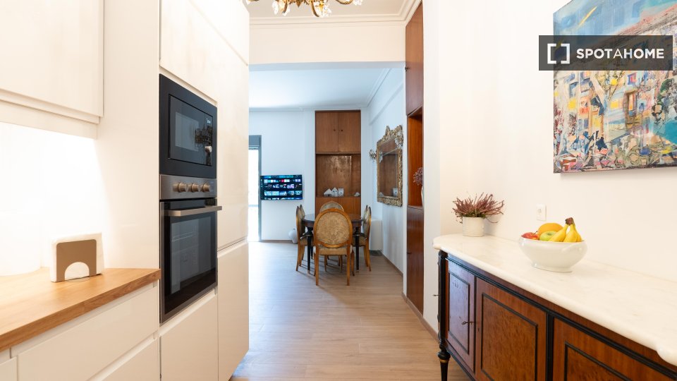 Apartment Athens, 3 beds, 117m² — photo 1