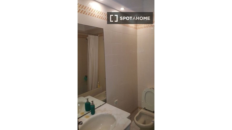 Double room Porto, 6 beds, 200m² — photo 5