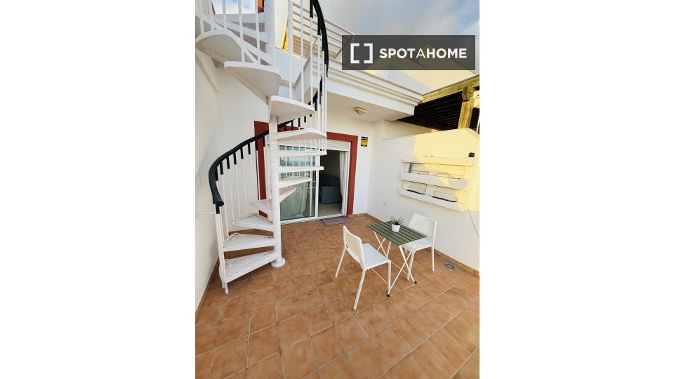 Apartamento de 1 dormitorio en alquiler en Arona