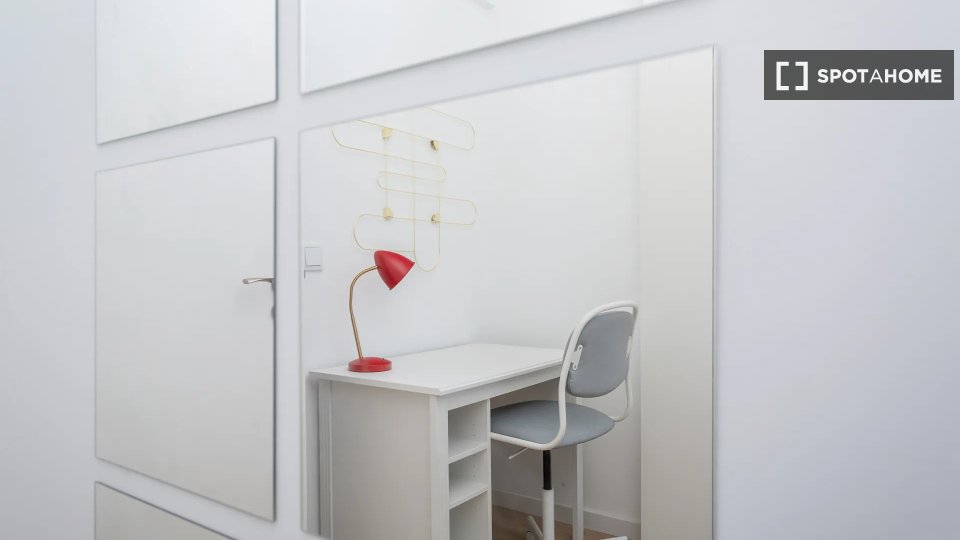 Double room Lisbon, 5 beds — photo 4