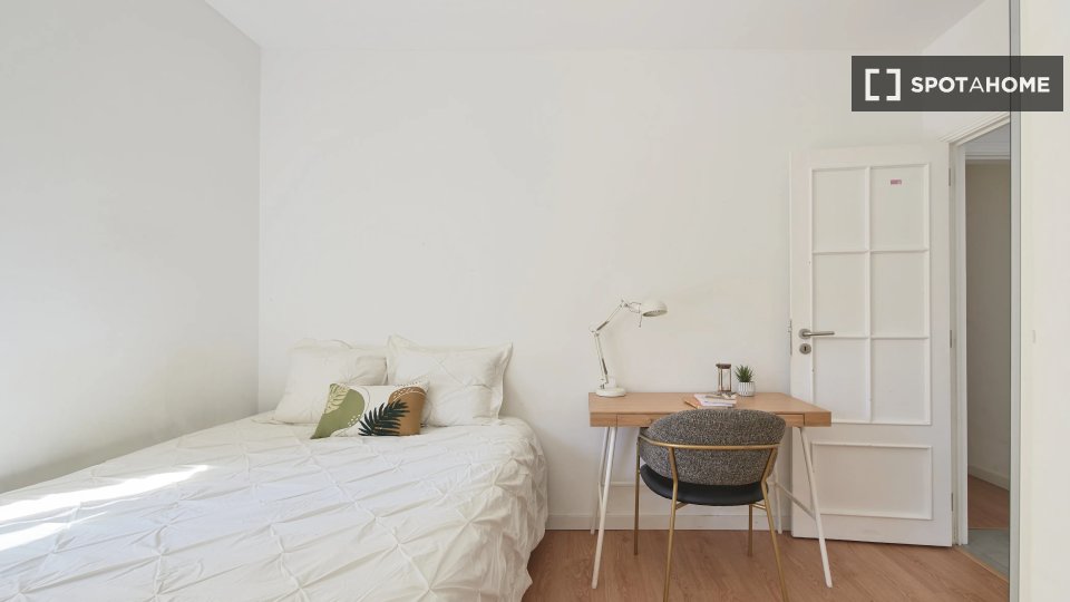 Double room Lisbon, 6 beds — photo 12