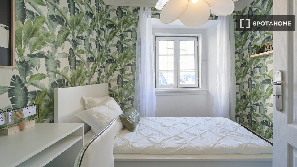 Double room Lisbon, 13 beds — photo 11
