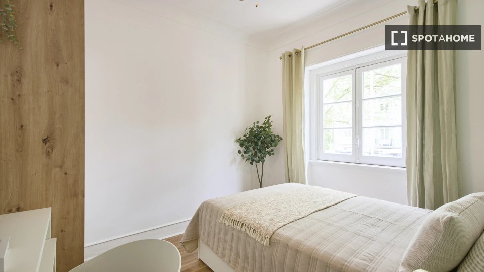 Double room Lisbon, 6 beds — photo 9