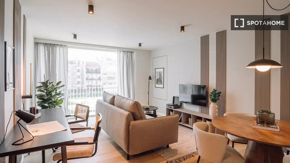 Apartment Lisbon, 2 beds — photo 11