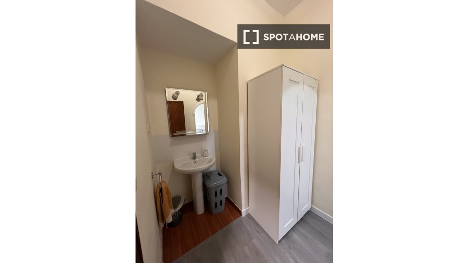 Double room Madrid, 8 beds, 275m² — photo 4