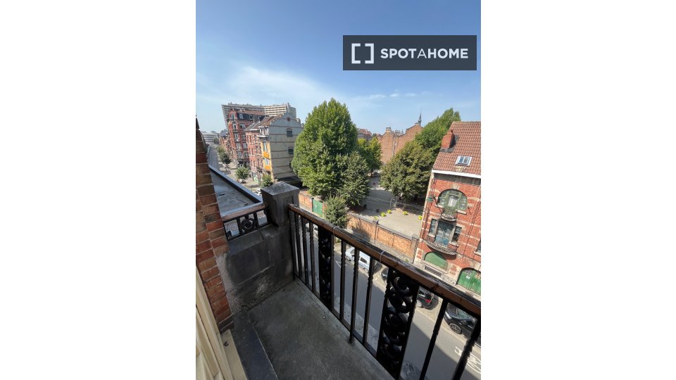 Double room Brussels, 2 beds, 23m² — photo 6