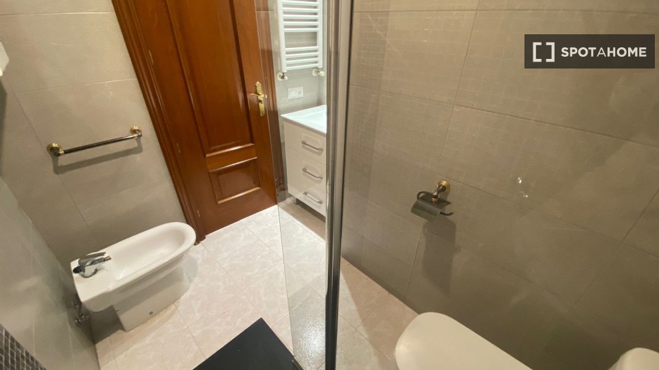 Double room Madrid, 6 beds — photo 19