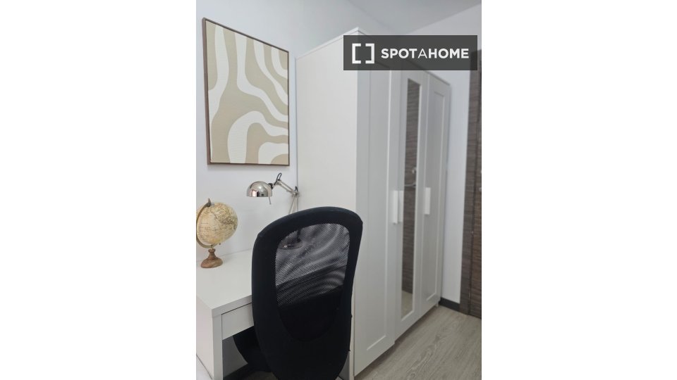 Double room Alcala_De_Henares, 4 beds — photo 30