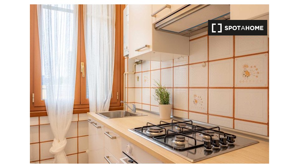 Double room Milan, 3 beds, 70m² — photo 2