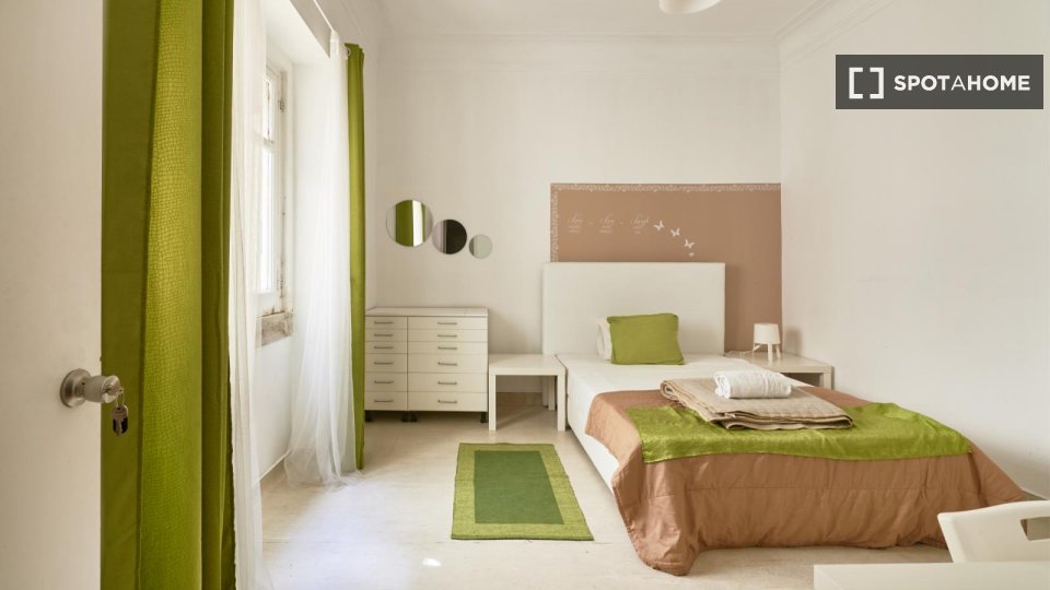 Double room Lisbon, 20 beds — photo 32