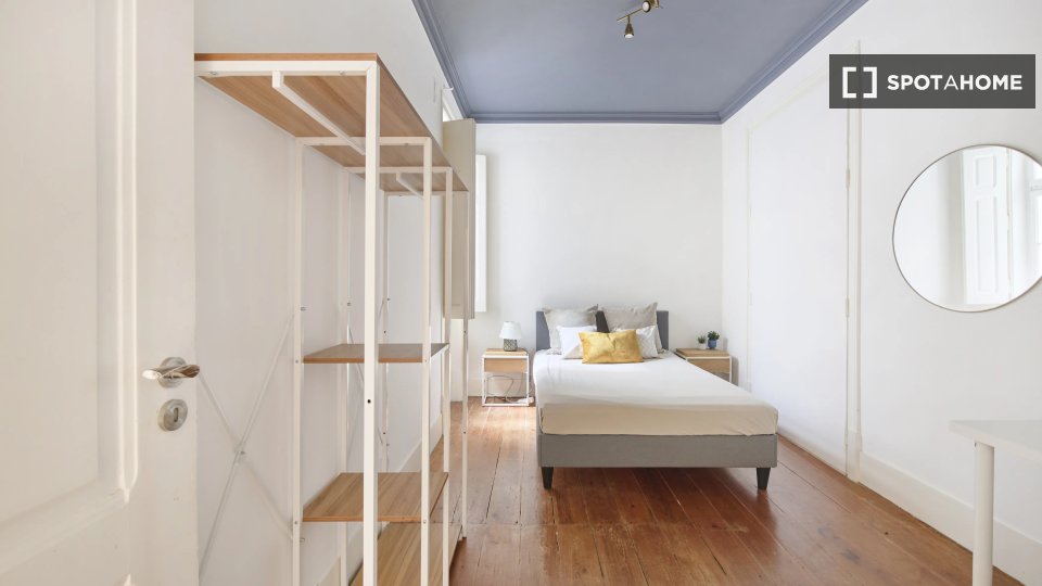 Double room Lisbon, 4 beds — photo 3