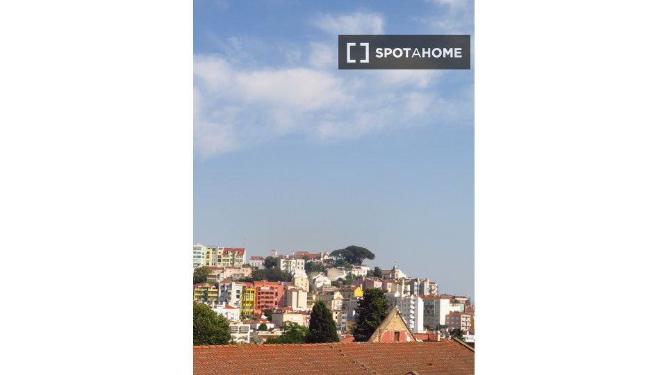 Apartment Lisbon, 2 beds, 80m² — photo 2