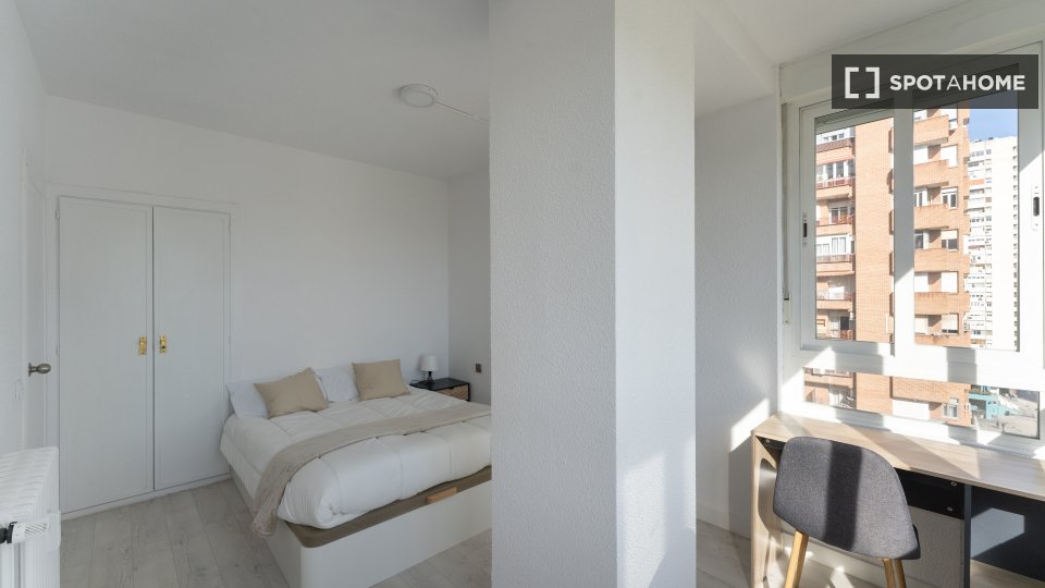 Double room Madrid, 6 beds — photo 11