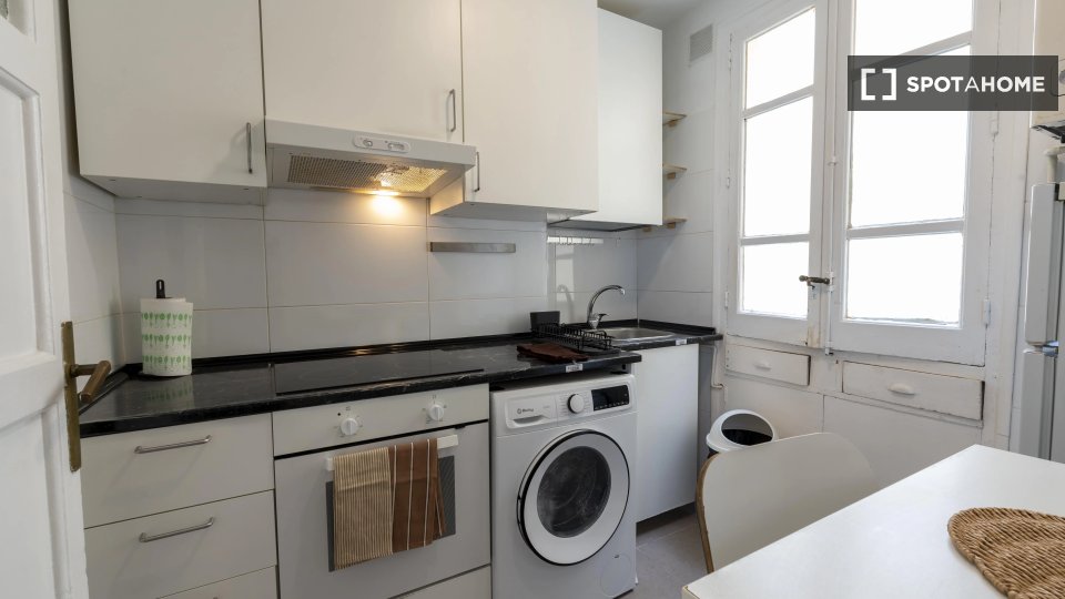 Double room Madrid, 5 beds — photo 11