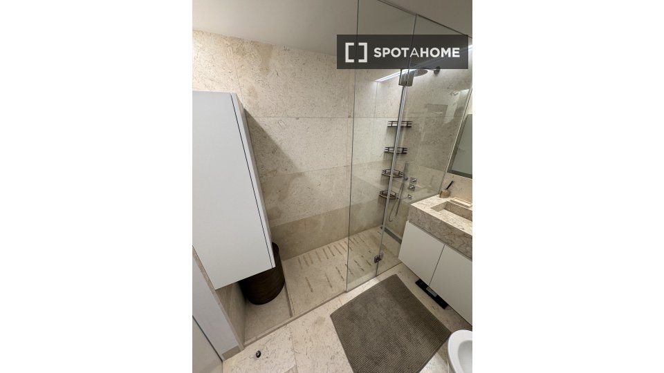 Apartment mono Lisbon, 62m² — photo 3