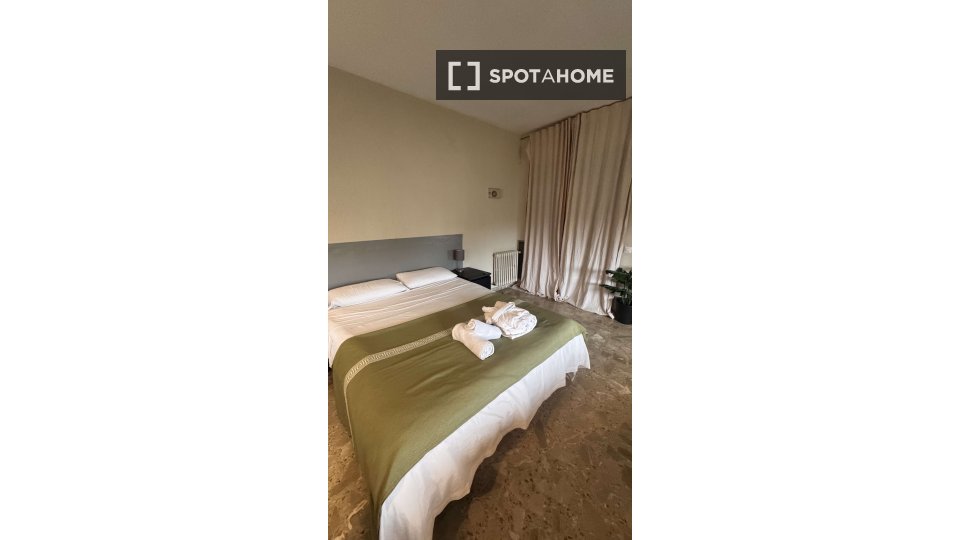 Double room Valencia, 5 beds, 150m² — photo 26