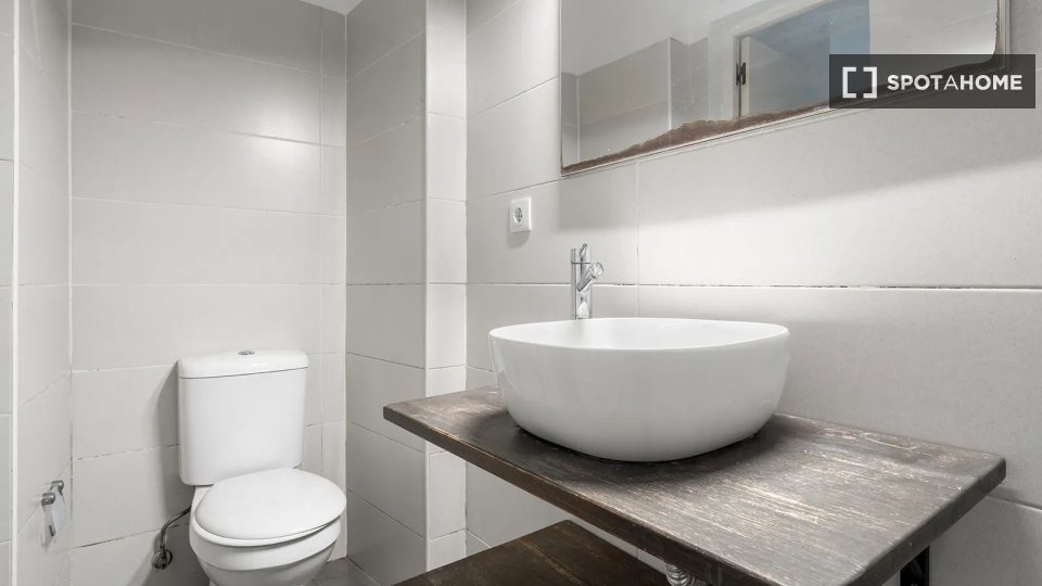 Double room Lisbon, 4 beds — photo 18