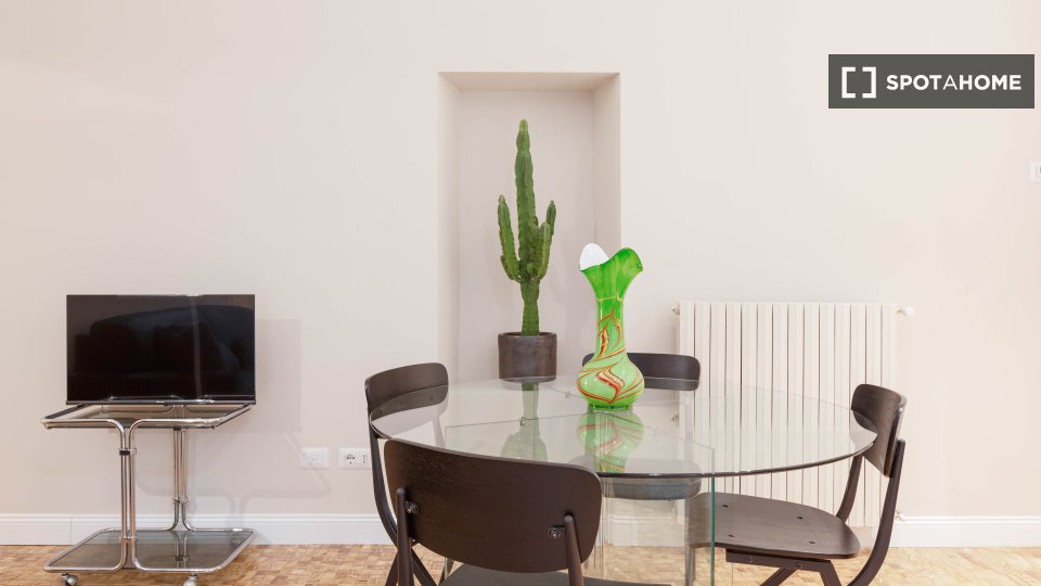 Apartment Milan, 1 bed, 70m² — photo 4