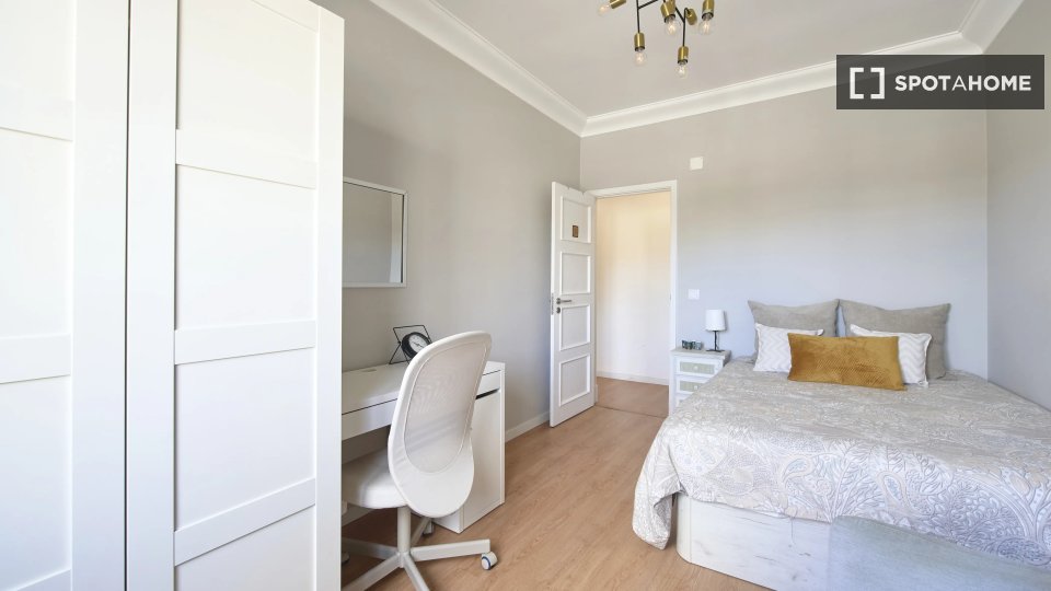 Double room Lisbon, 6 beds — photo 2