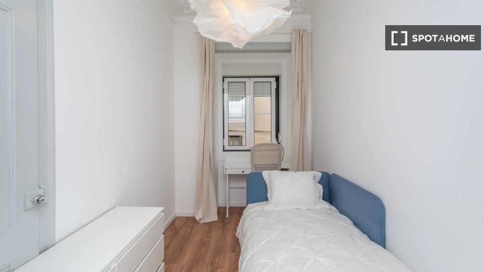 Double room Lisbon, 6 beds — photo 1