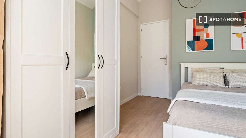 Double room Lisbon, 6 beds — photo 18