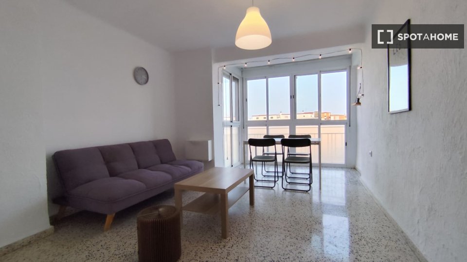 Double room Malaga, 3 beds, 80m² — photo 14