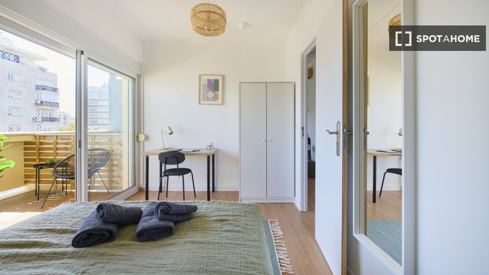 Double room Lisbon, 6 beds — photo 10
