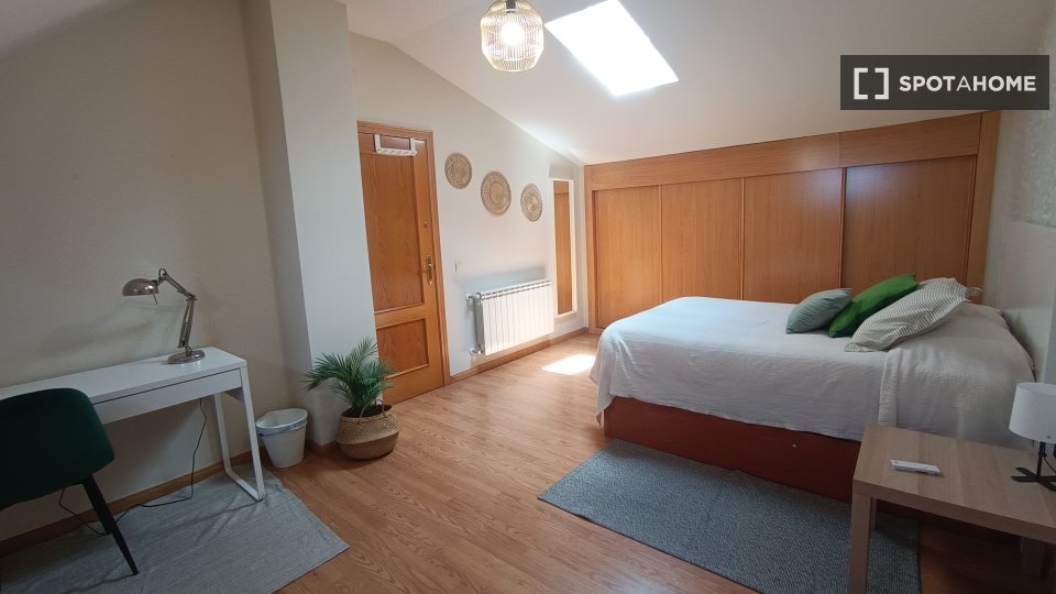 Double room Madrid, 5 beds — photo 18