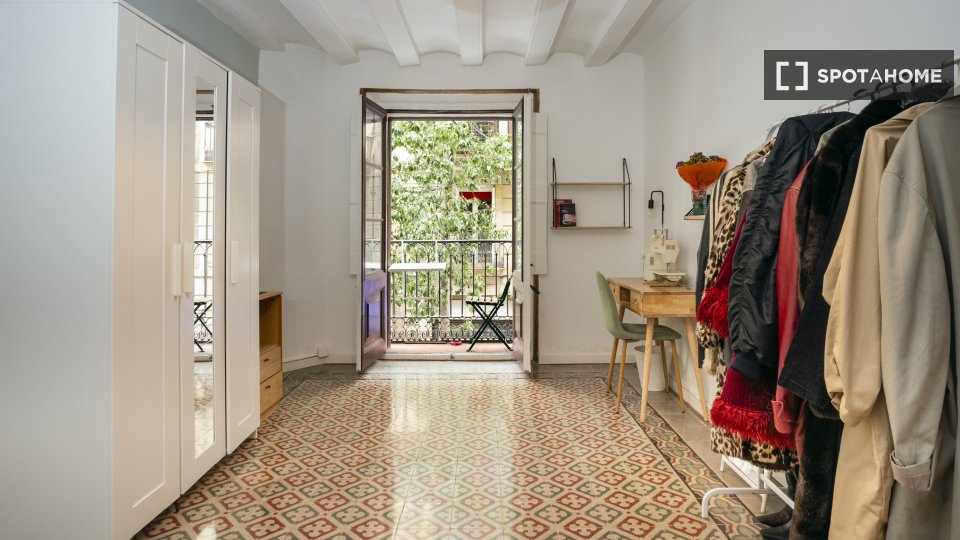 Double room Barcelona, 5 beds, 140m² — photo 20
