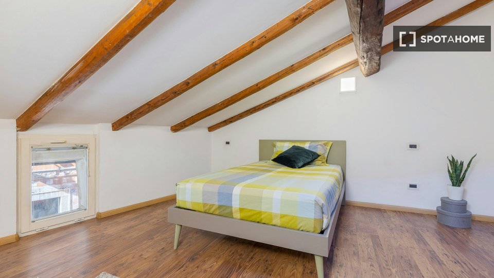 Double room Trento, 3 beds — photo 2