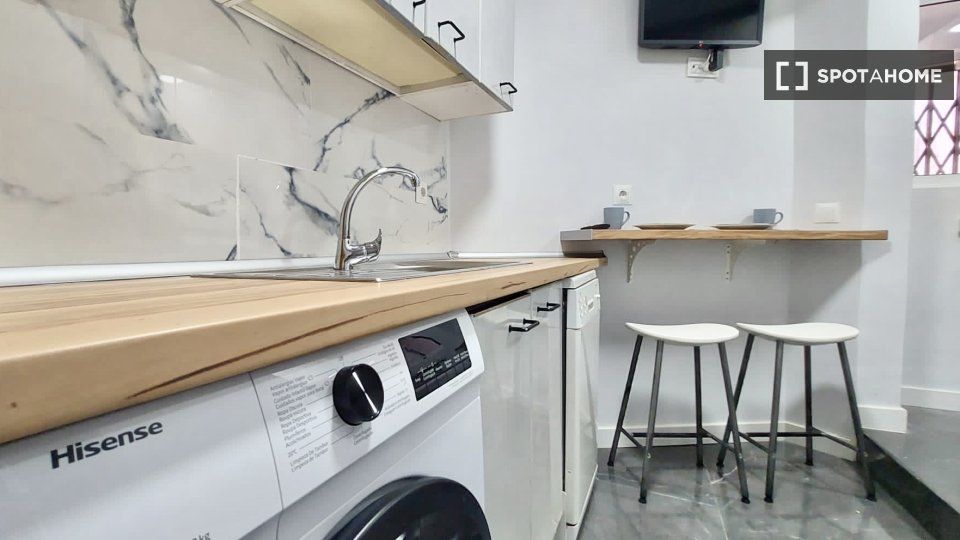 Double room Madrid, 3 beds, 60m² — photo 16