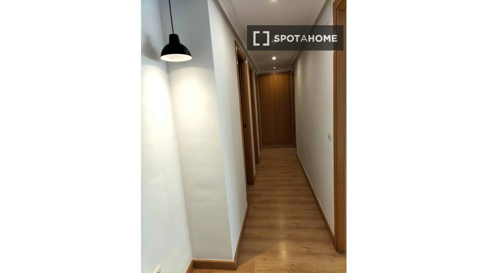 Double room Valencia, 3 beds — photo 4