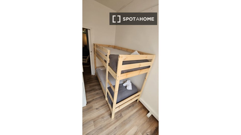 Apartment Barcelona, 5 beds, 110m² — photo 12