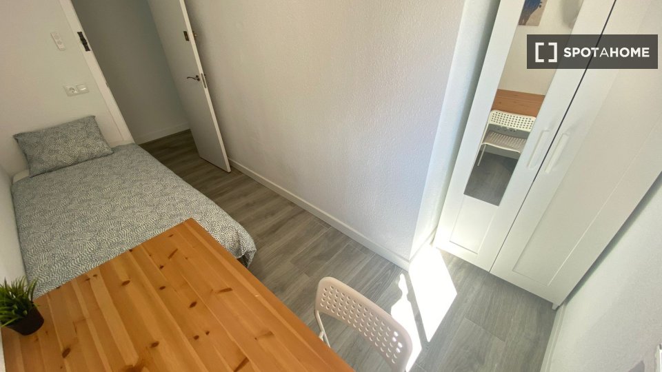 Double room Madrid, 7 beds — photo 12