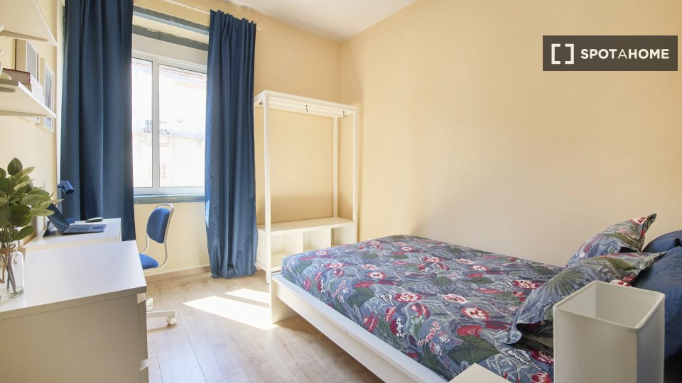 Double room Lisbon, 4 beds — photo 10
